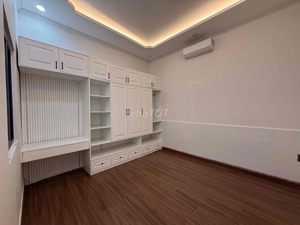 Rent a new apartment. 1135, 7th.