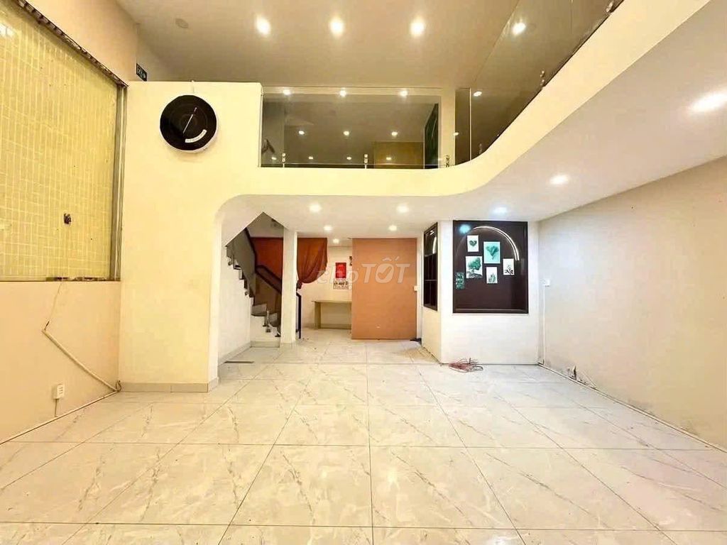 Renting the main alley Lê Văn Sỹ District 3, area 7.5 X14 M, 2nd floor, 40 million.