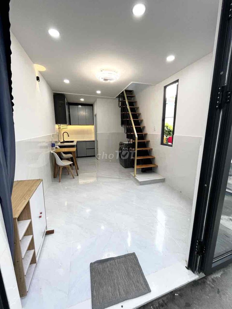 Let's rent out the original little house.