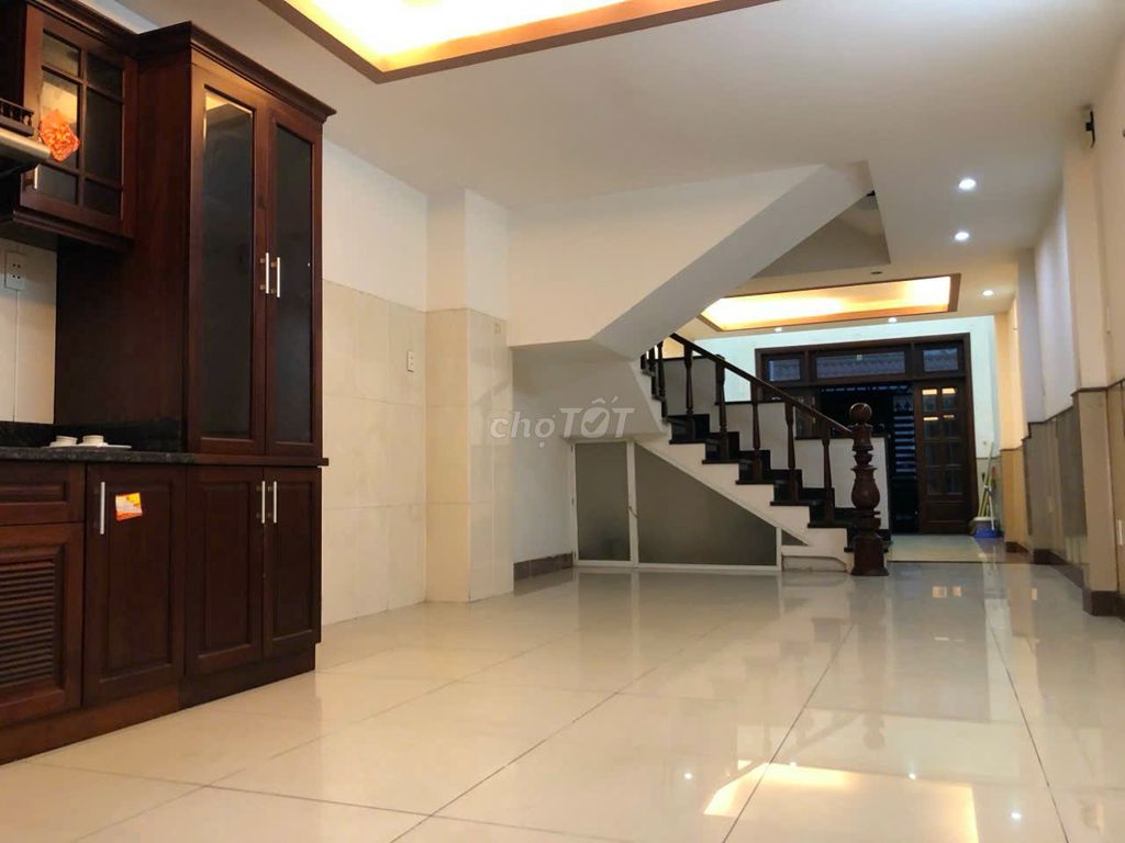Rent the alleyhouse 690/3 A Lê Hồng Phong, 010, District 10