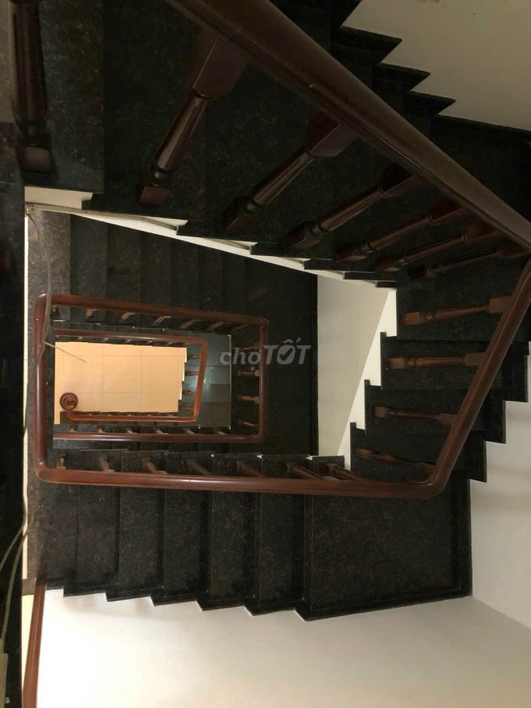 Rent the alleyhouse 690/3 A Lê Hồng Phong, 010, District 10