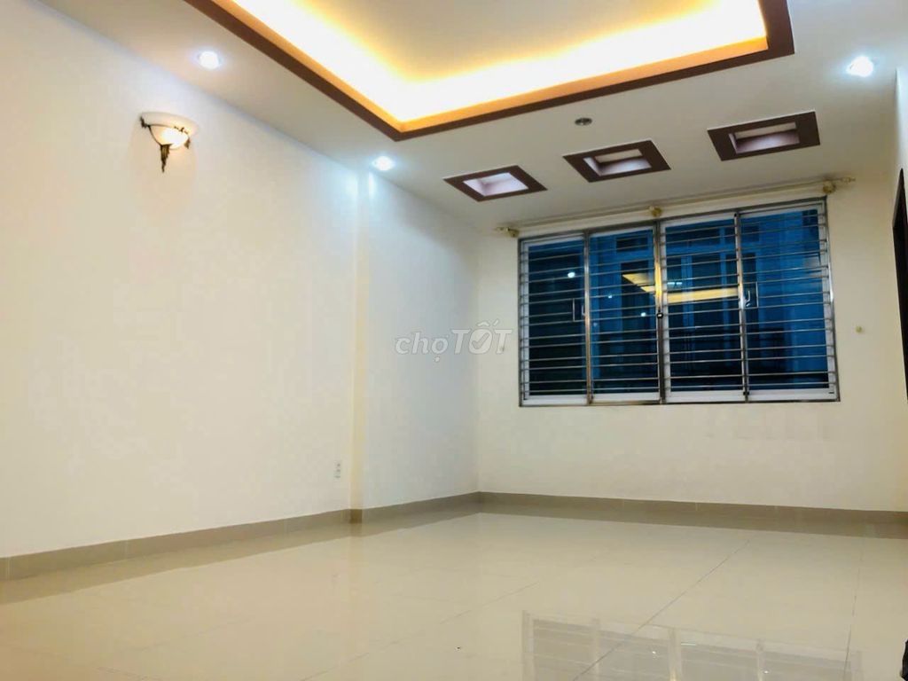 Rent the alleyhouse 690/3 A Lê Hồng Phong, 010, District 10