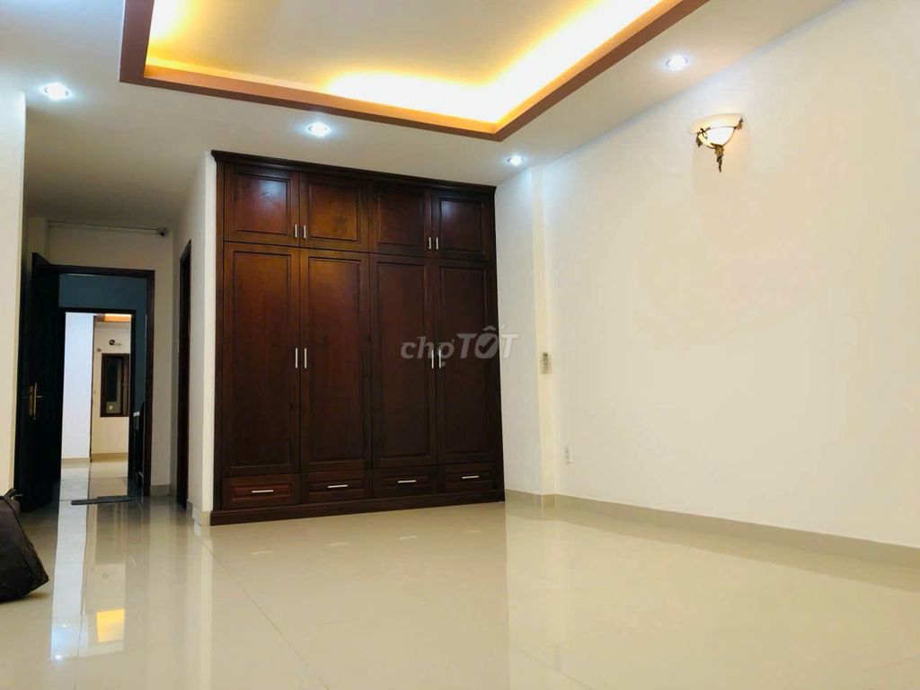Rent the alleyhouse 690/3 A Lê Hồng Phong, 010, District 10