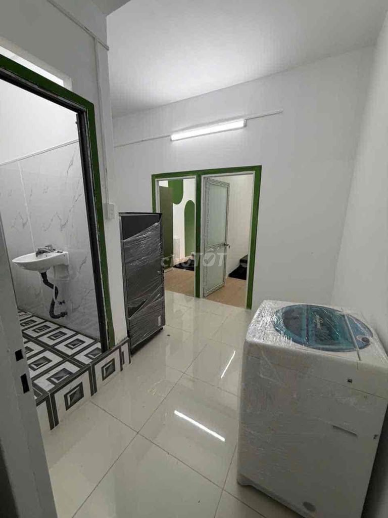 Rent two rooms on Ung Văn Khiêm, near the new meroport