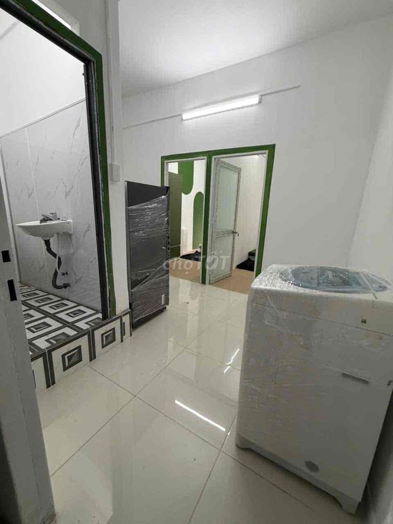 Rent two rooms on Ung Văn Khiêm, near the new meroport