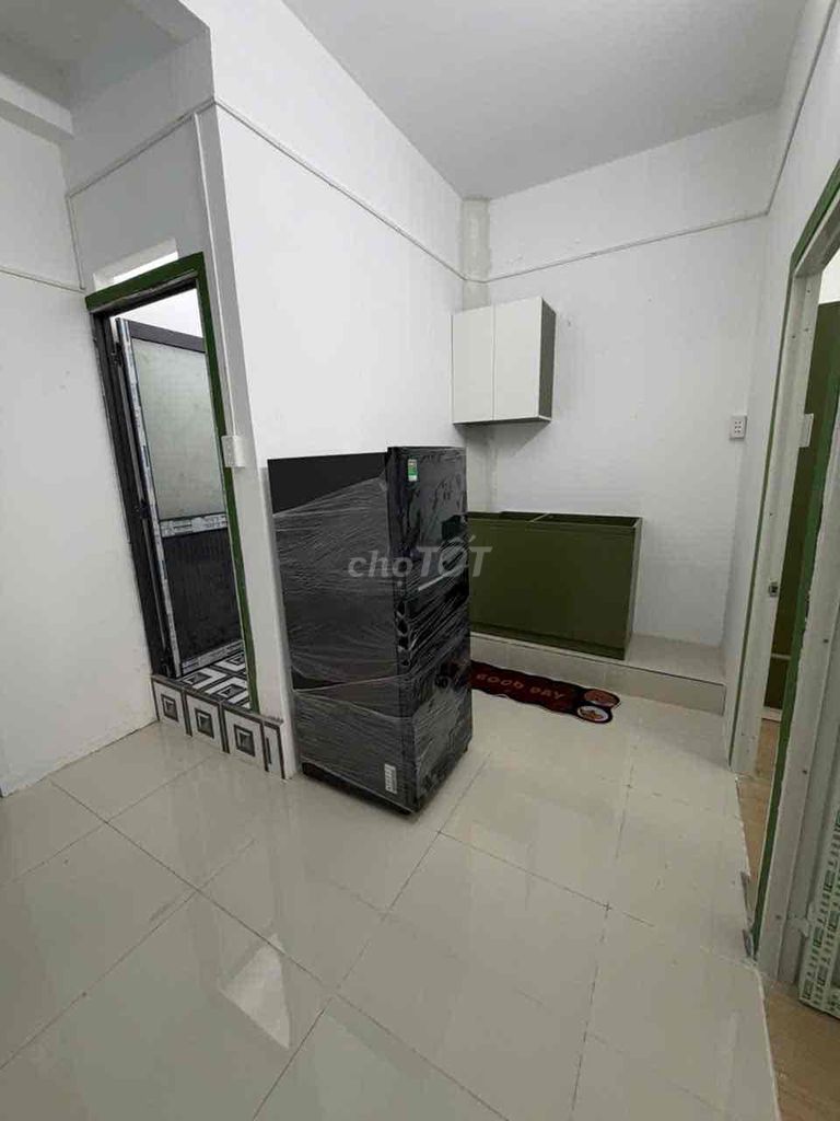 Rent two rooms on Ung Văn Khiêm, near the new meroport