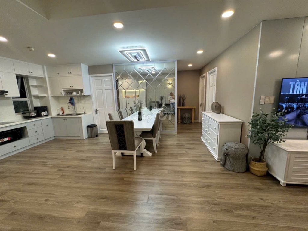Rent Chung Cư Nguyễn Kim, 80 meters, two bedrooms, two toilets.