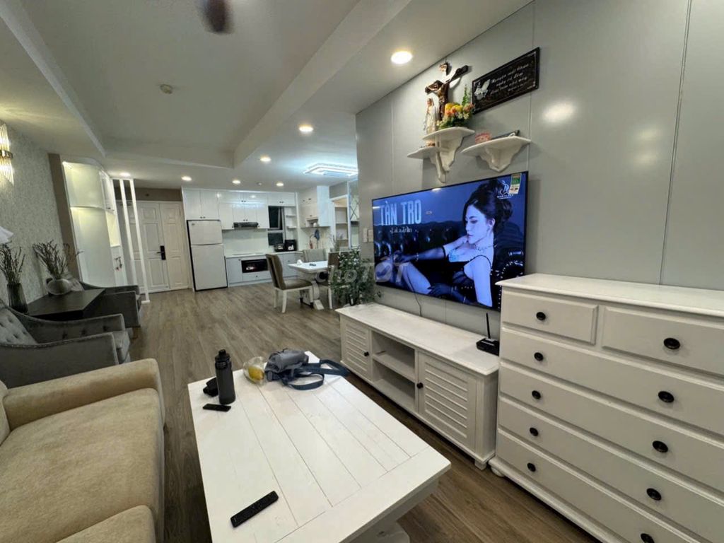 Rent Chung Cư Nguyễn Kim, 80 meters, two bedrooms, two toilets.
