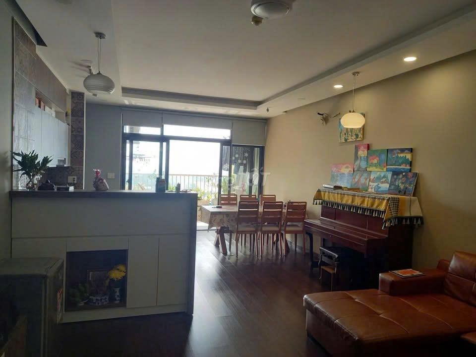 Rent the Baleza apartment. The area of 120 M, 3 bedrooms, rage. For 15 million.