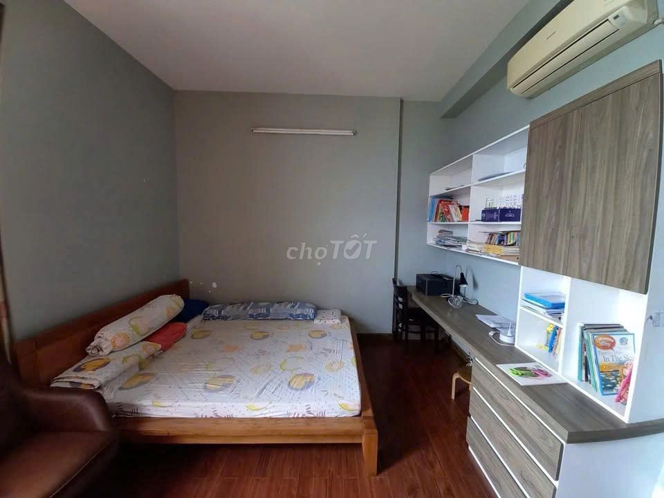 Rent the Baleza apartment. The area of 120 M, 3 bedrooms, rage. For 15 million.