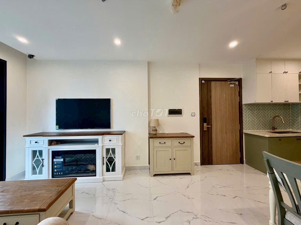 Rent a high school apartment across from Vincom Mammy_full high-subs.