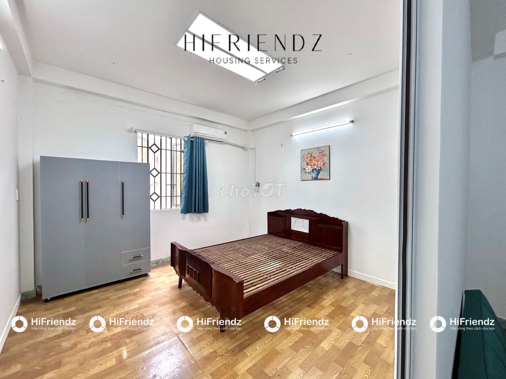 apartment one bedroom, kitchen room - private living room, super cool.