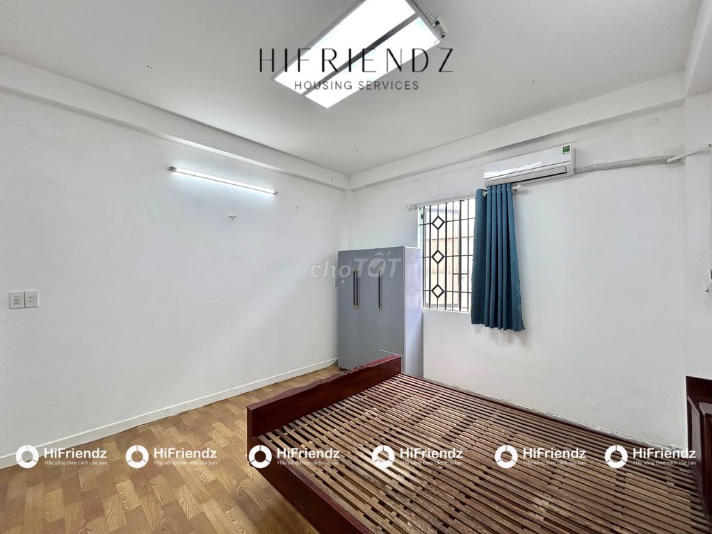 apartment one bedroom, kitchen room - private living room, super cool.