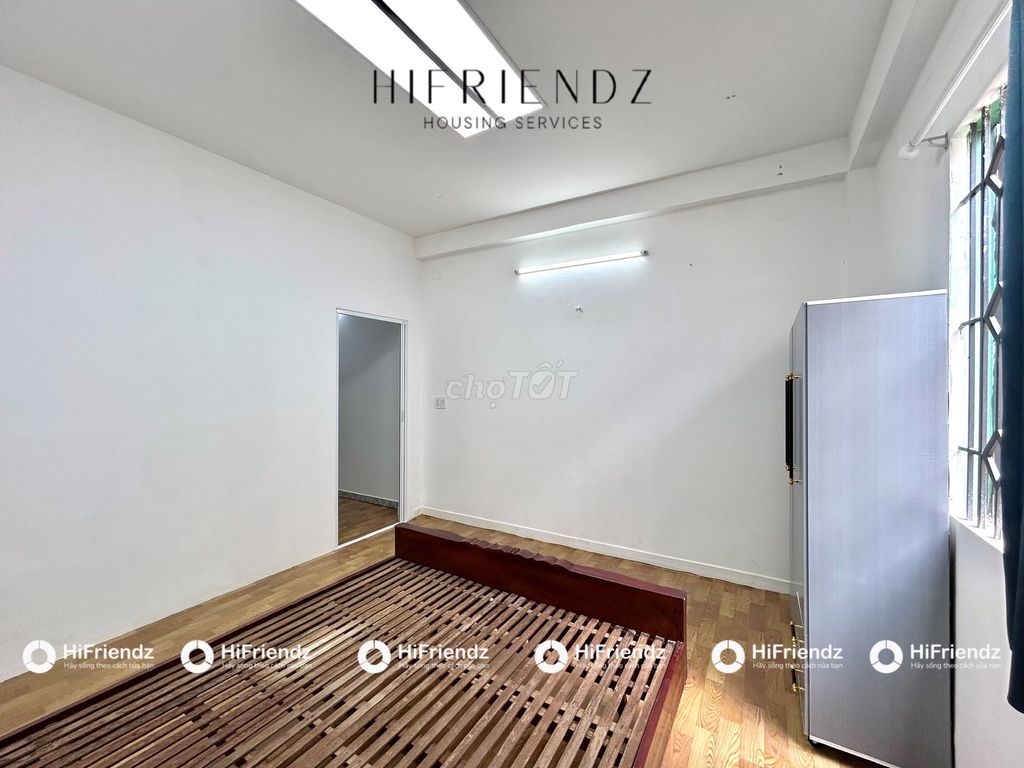apartment one bedroom, kitchen room - private living room, super cool.