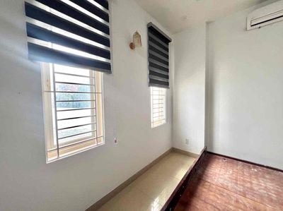 The room opposite the sequential building