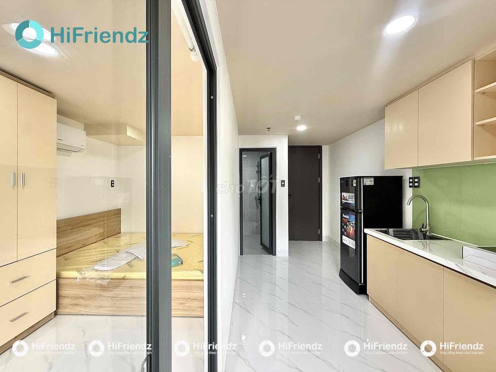 Open the apartment. A full-size bedroom near the flower cv.