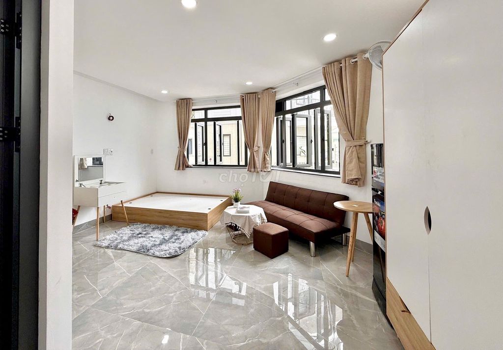 Rents Bình Tân studios free of charge. Full interior.