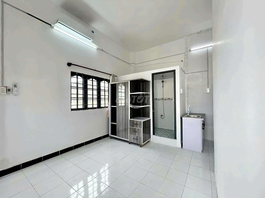 Public balcony studio - 2 sky windows - ready air conditioning - near aeon Bình Tân