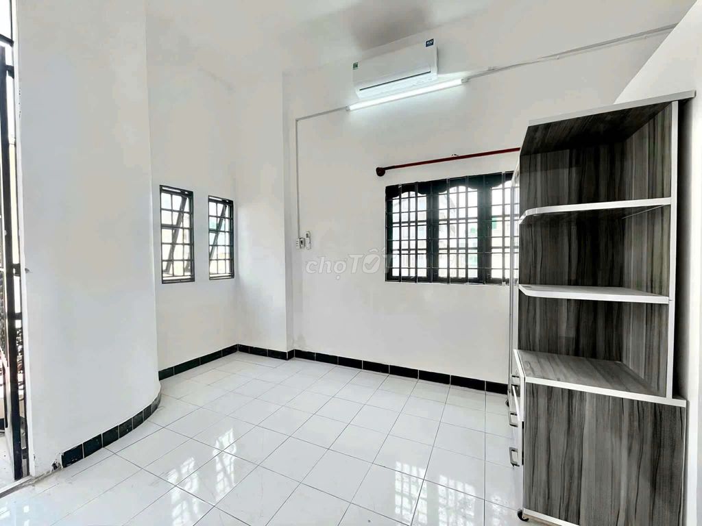 Public balcony studio - 2 sky windows - ready air conditioning - near aeon Bình Tân
