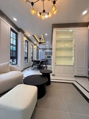 Rent a corner two Nguyễn Cảnh Chân Nguyễn Cảnh Chân District 1.10 X5 Mgt 2 floors of $145 million.