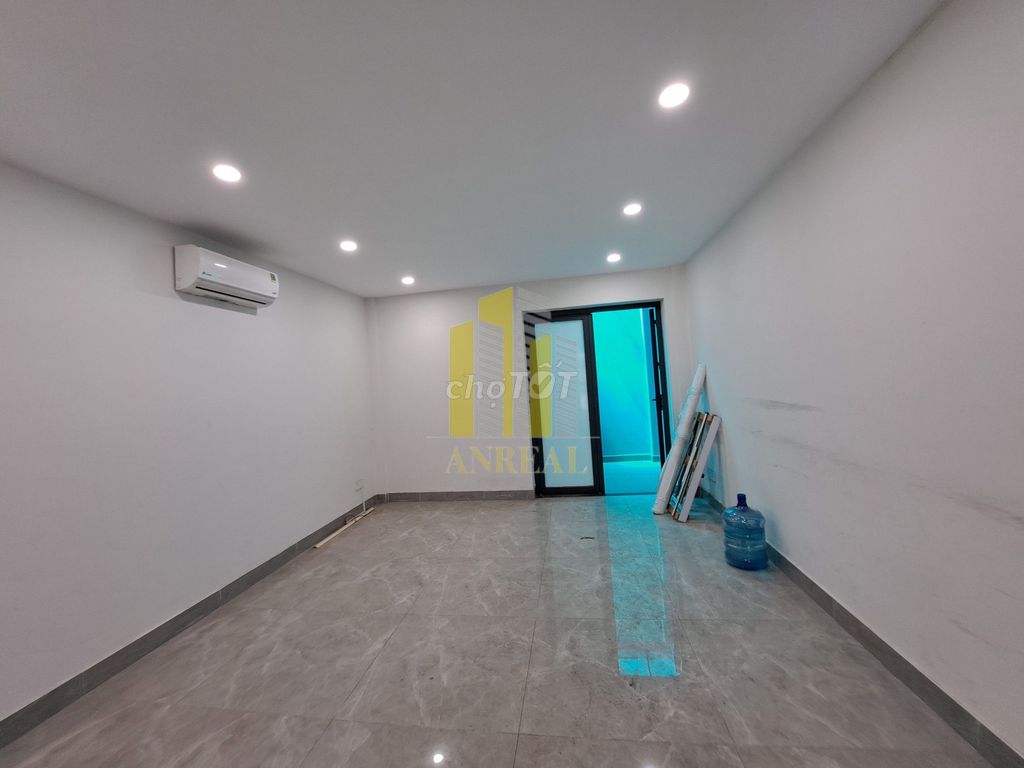 Renting a cash house for Nguyễn Hoàng 4th floor for 28 million.
