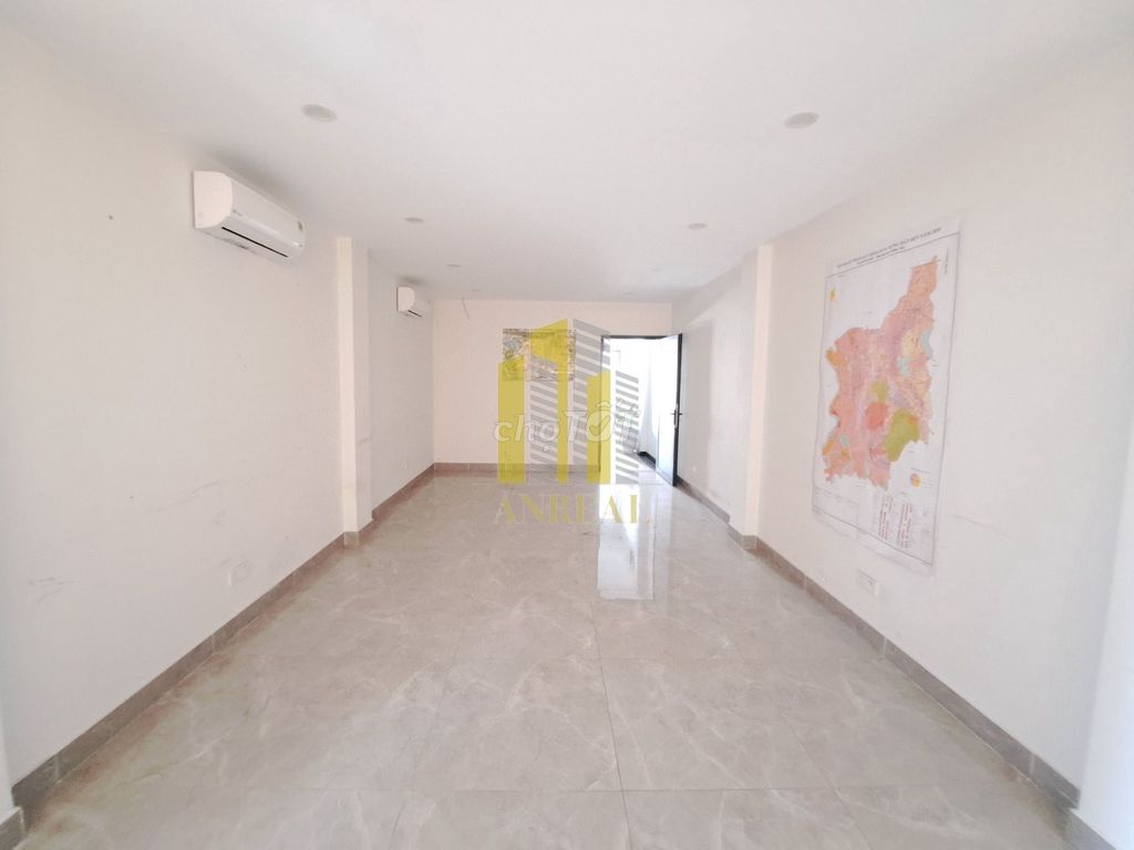 Renting a cash house for Nguyễn Hoàng 4th floor for 28 million.