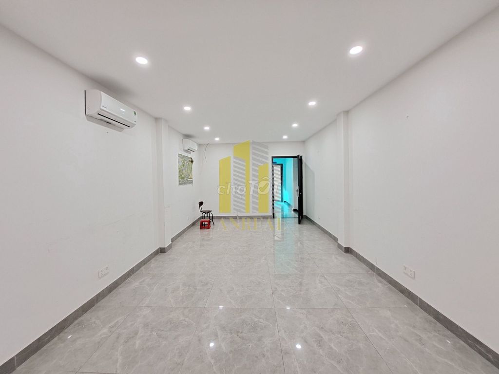 Renting a cash house for Nguyễn Hoàng 4th floor for 28 million.