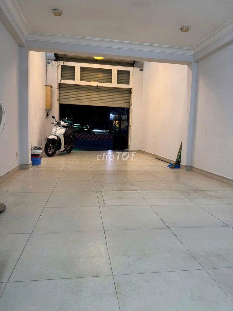 Rent 1 497 Lạc Long Quân, District 11 - 2th floor - 30 million