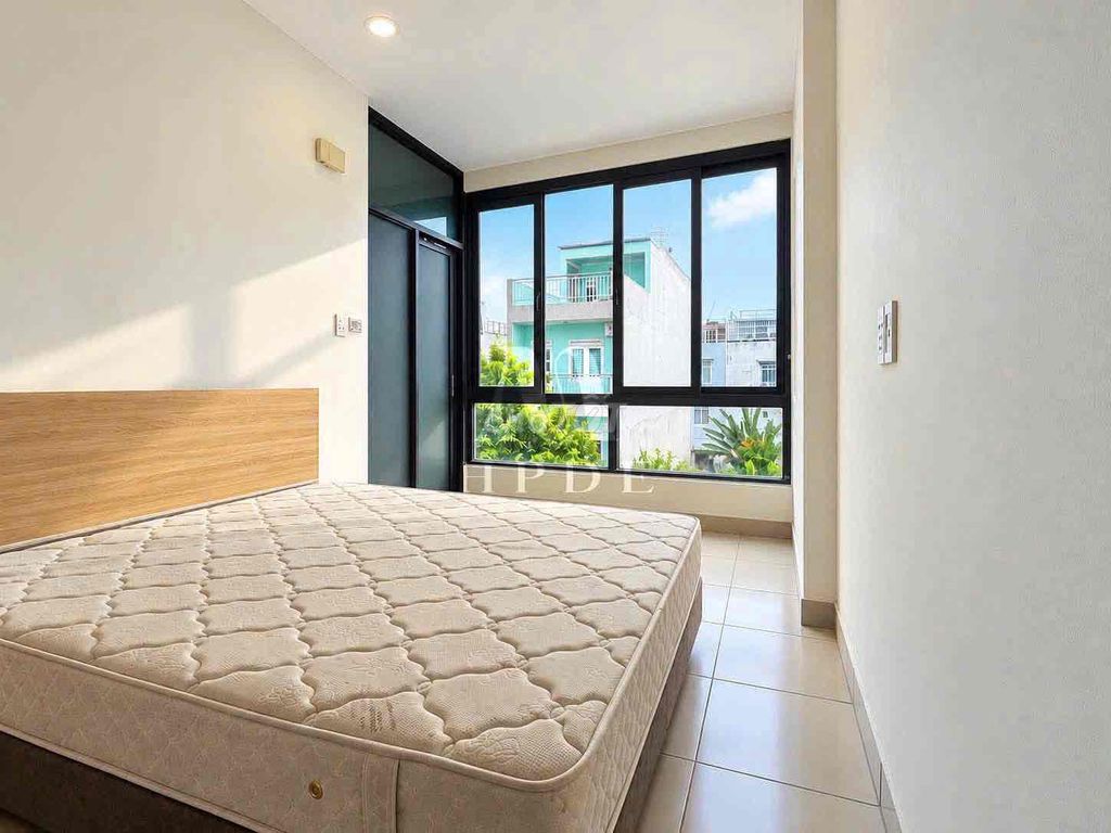 Rent student room.