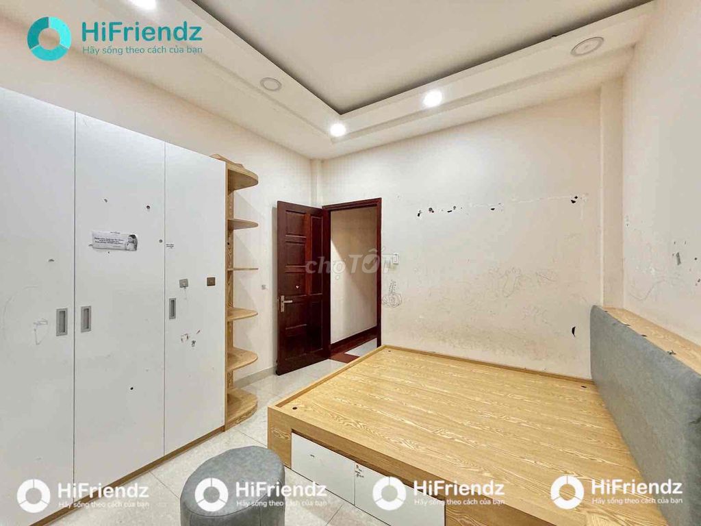 renting a cheap room - refrigerator - air - air - air - station plan
