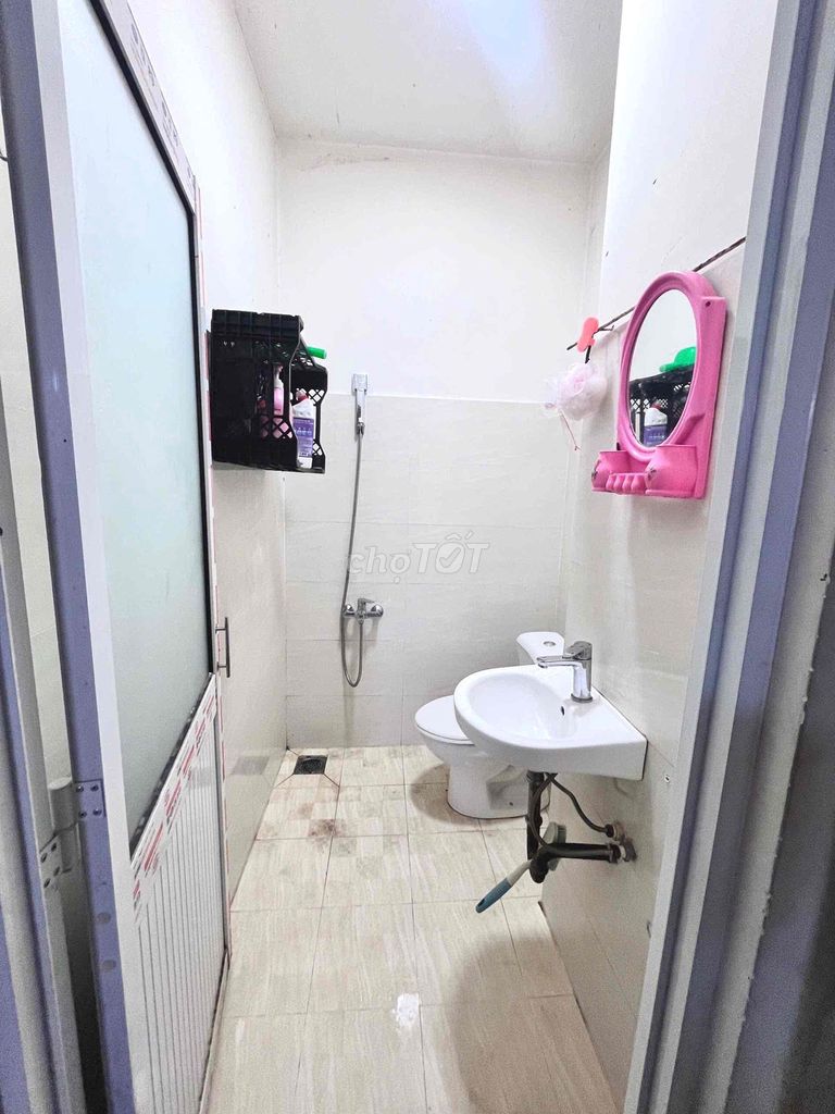 Rent Bến Bình Đông room 16 meters 2 million8