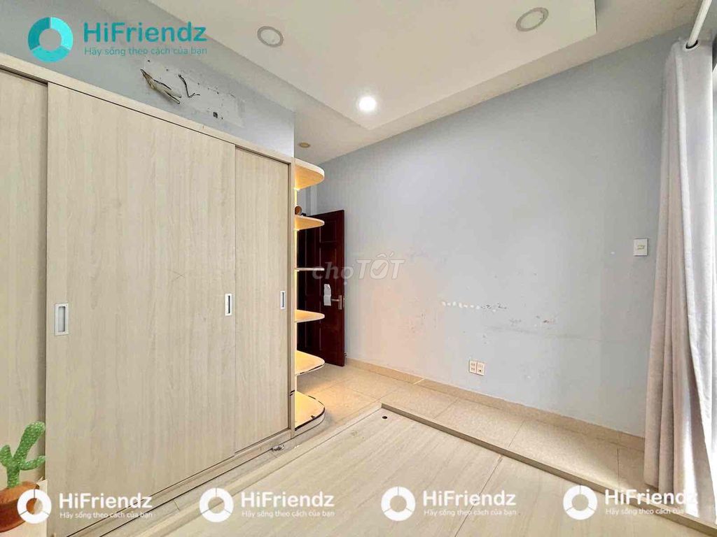 Open a cheap balcony studio - new paint 100% re-full interior.