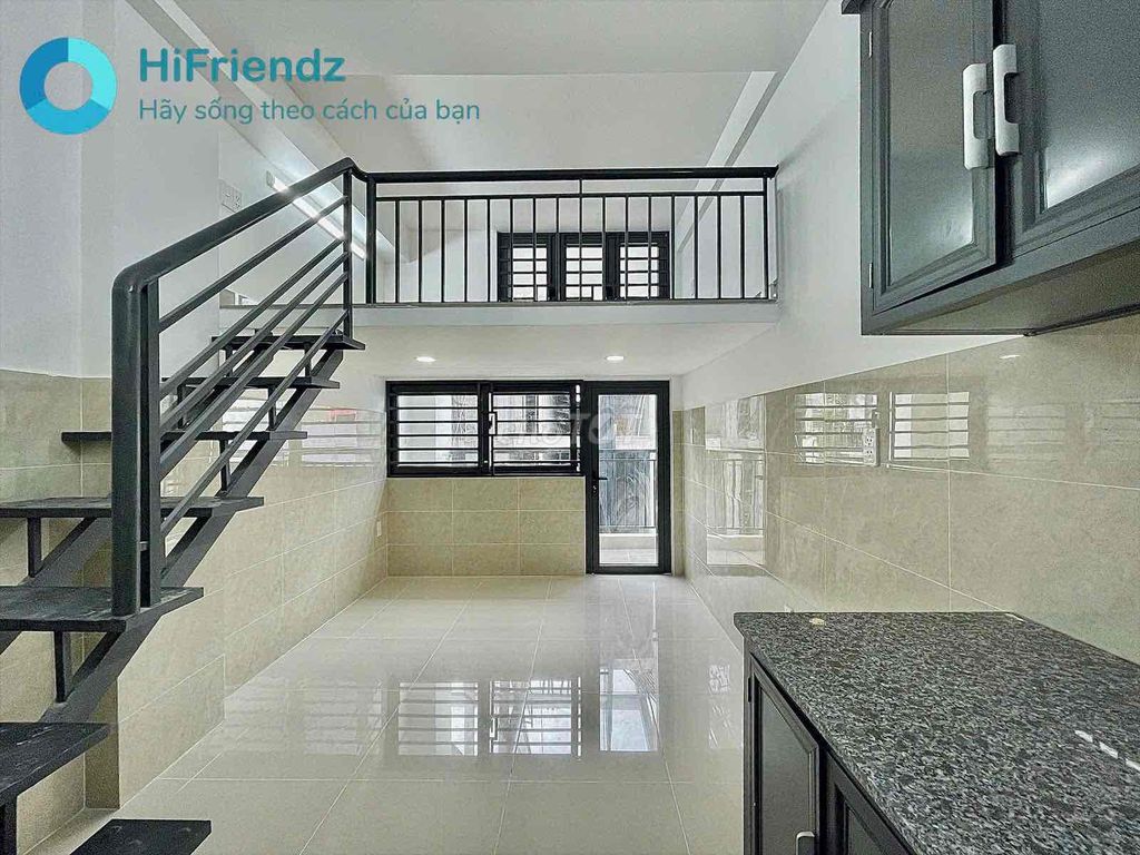 Rent the balcony with the elevator of the car vault open and cool.