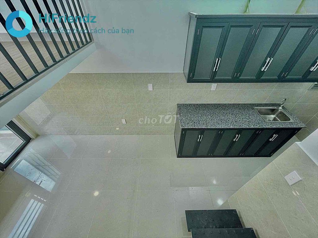 Rent the balcony with the elevator of the car vault open and cool.