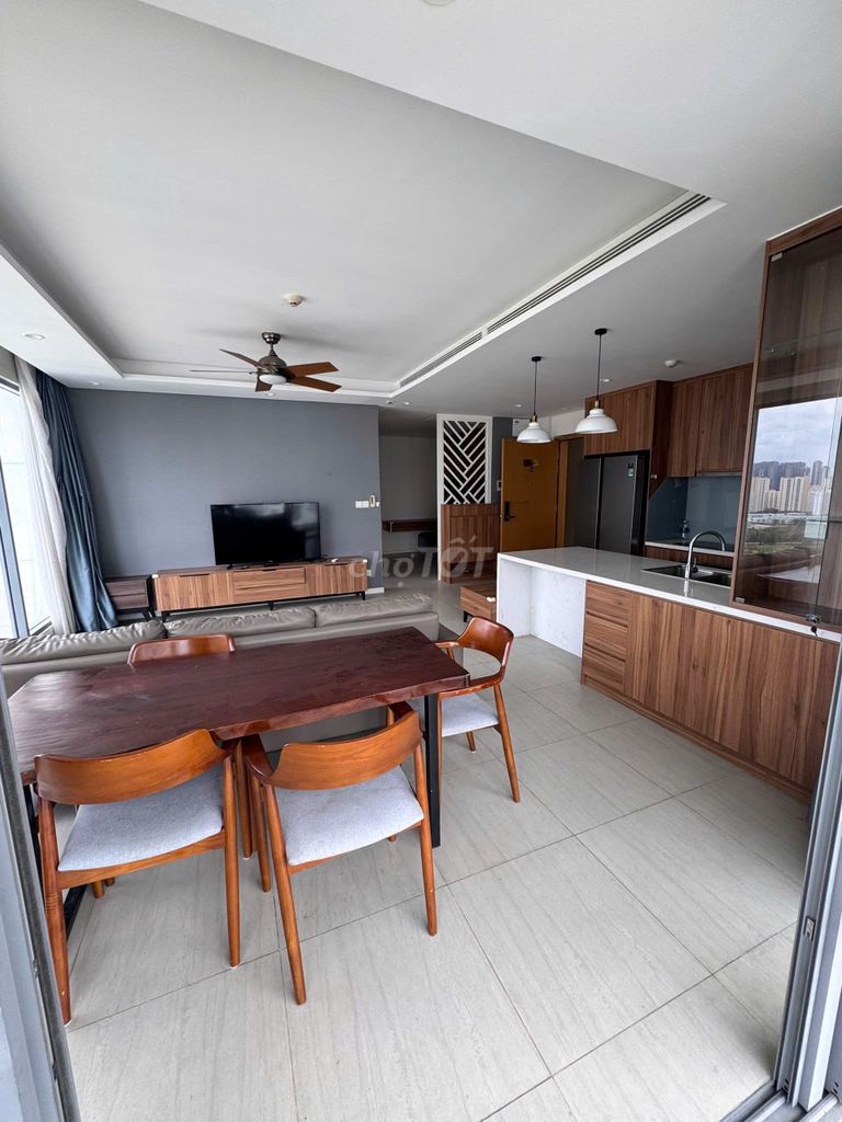 Clear for rent. Three bedrooms.