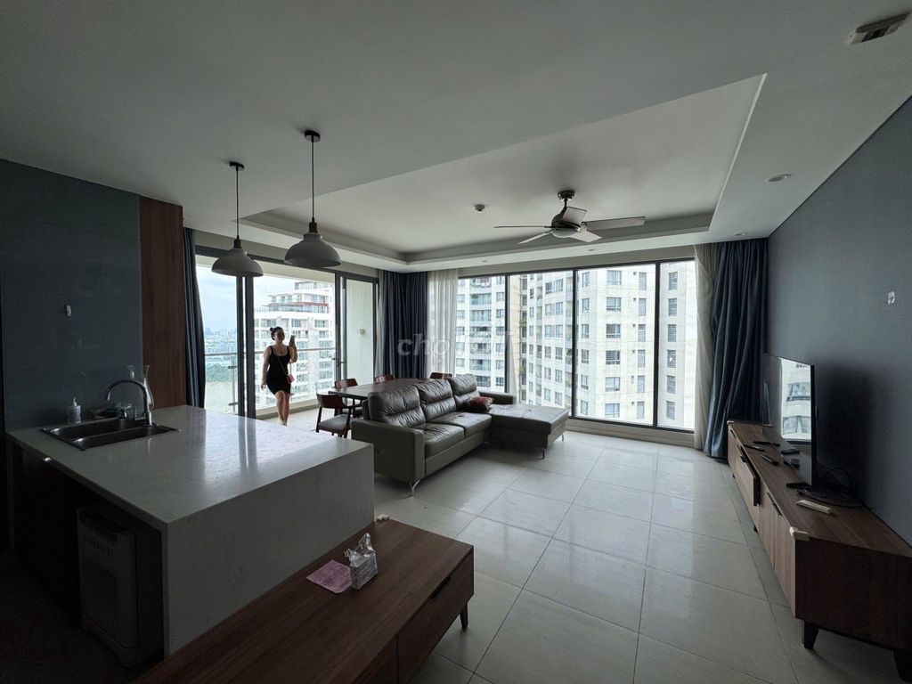 Clear for rent. Three bedrooms.