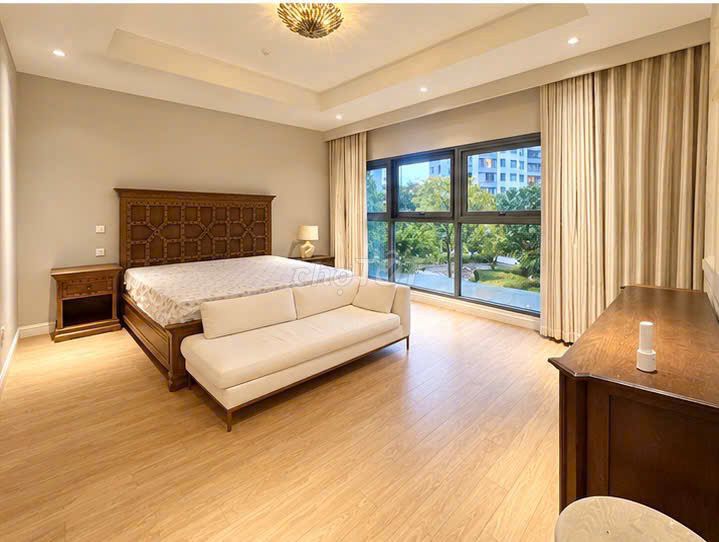 Rent the high-priced villa at 100 million, available immediately.