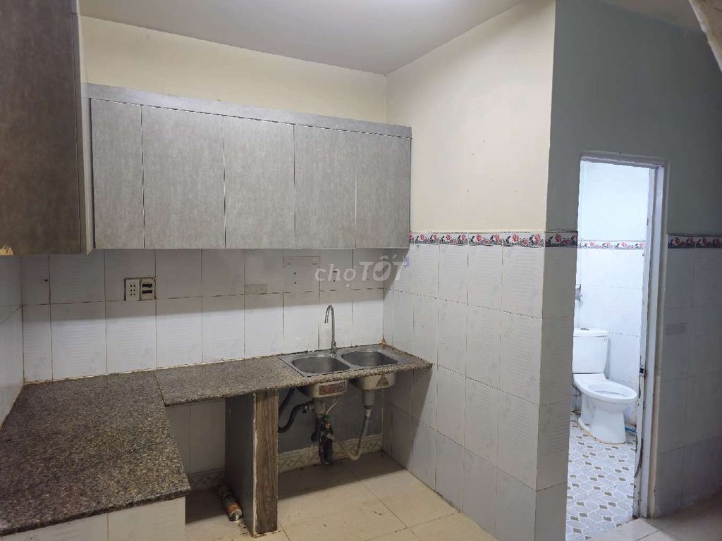 Rent a one-story apartment, three-story bedroom, Huỳnh Tấn Phát.