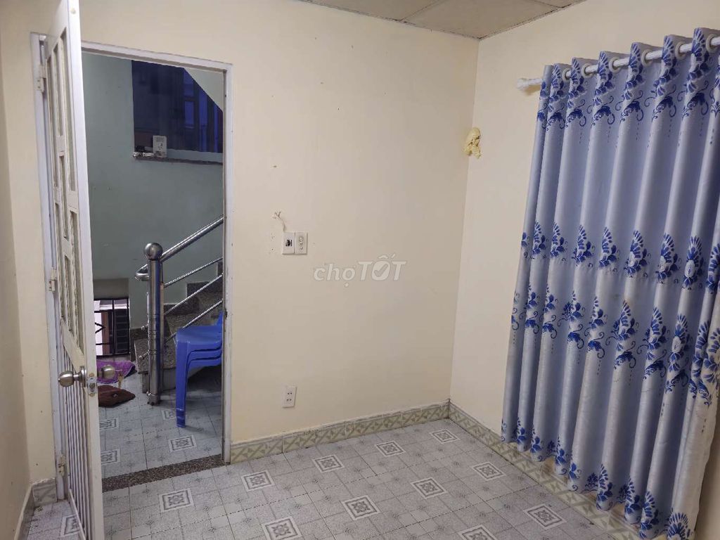Rent a one-story apartment, three-story bedroom, Huỳnh Tấn Phát.