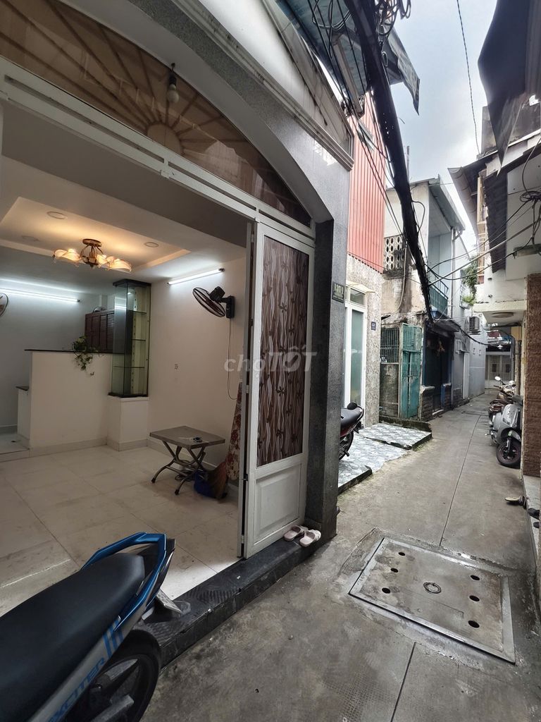 Nc Hồ Văn Huê 25 m1 3rd floor bedroom 3 toilets