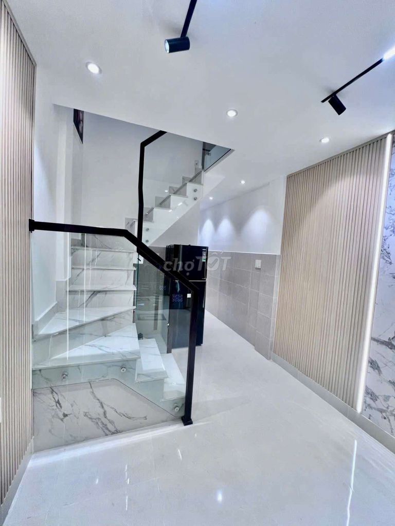 Ken's new lease house is cheap.