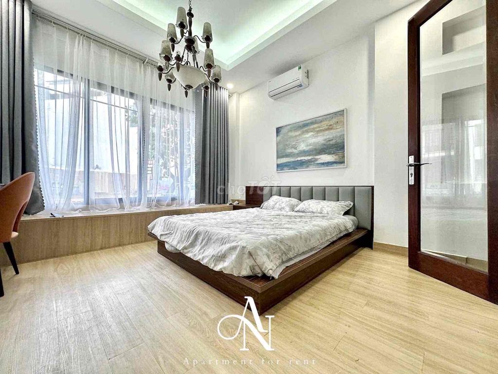 The new kitchen apartment is 100% off Đào Duy Anh, Phú Nhuận.