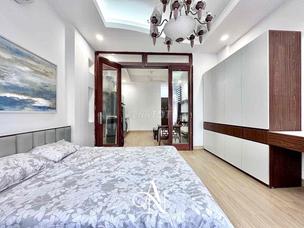 The new kitchen apartment is 100% off Đào Duy Anh, Phú Nhuận.