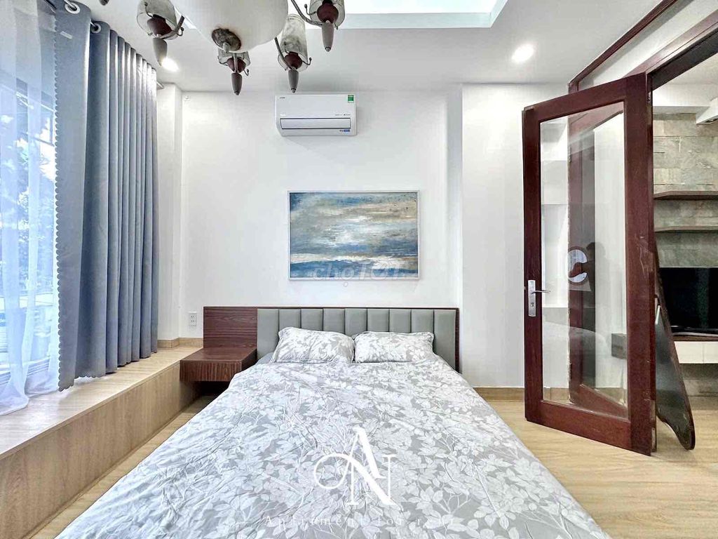 The new kitchen apartment is 100% off Đào Duy Anh, Phú Nhuận.