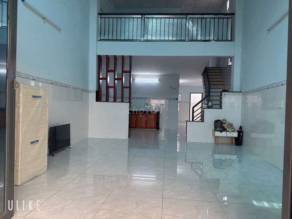 The Đỗ Xuân Hợp 100 meters, the three-way alley, the new house cleans two bedrooms.