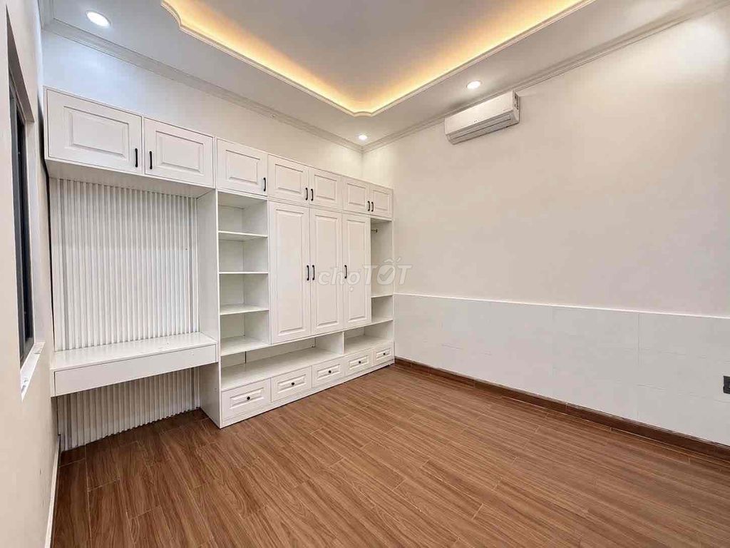 Rent your house 6 x 20 meters 2 bedrooms 1135 huỳnh Tấn Phát 1135 huỳnh Tấn Phát.