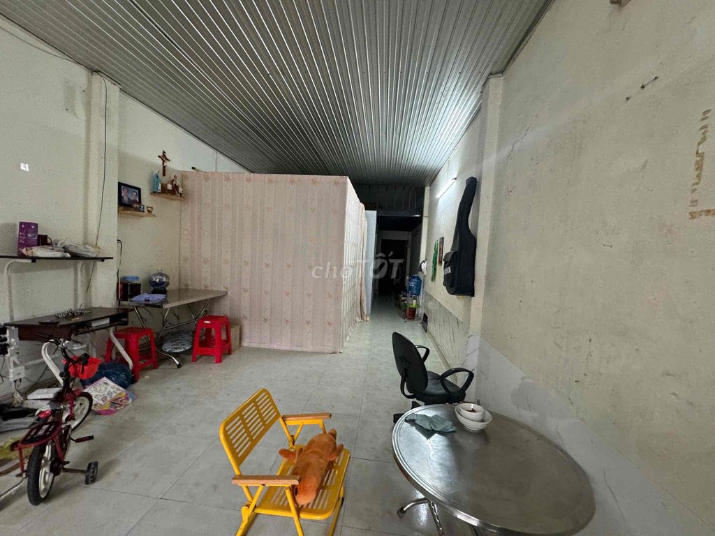 We'll rent the warehouse 8*12, Highway 3, now!