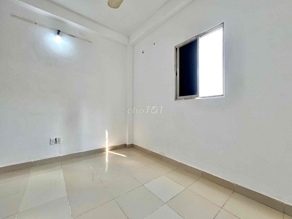 empty window studio near the shower dress - cheap literary