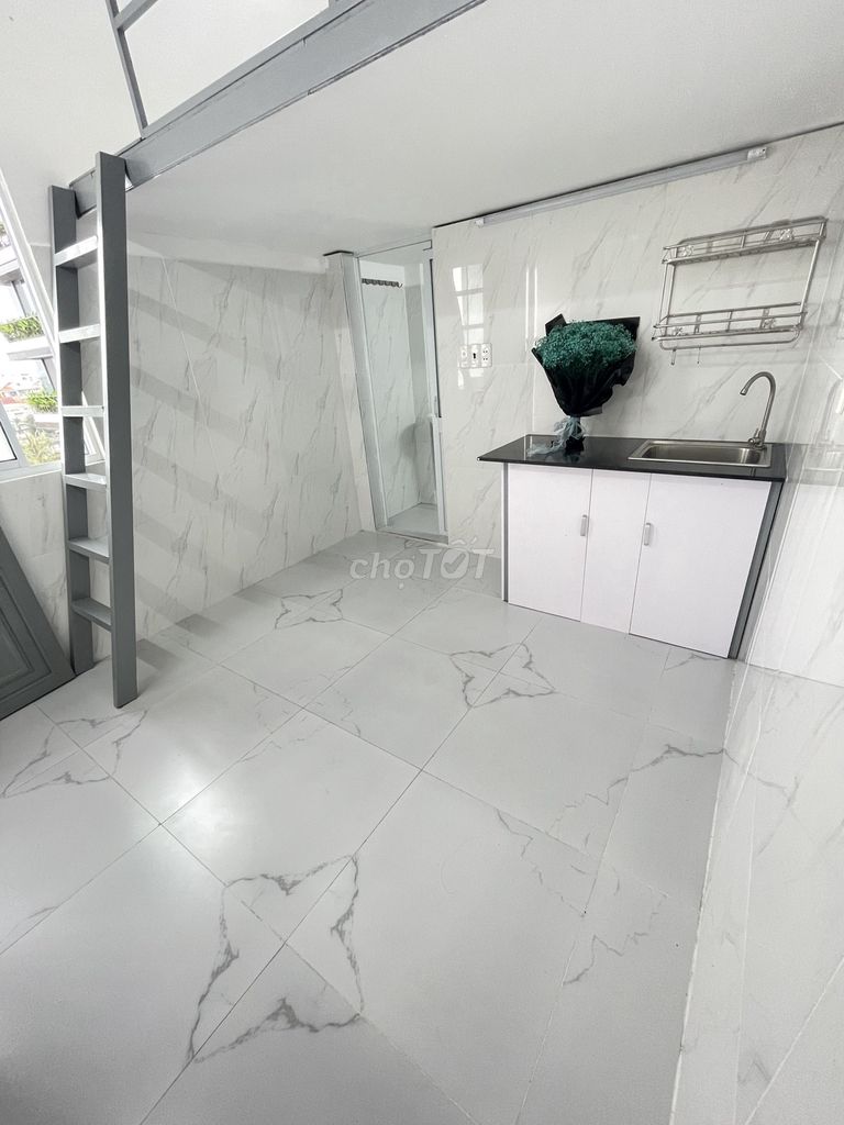 Dương Quảng Hàm beauty room