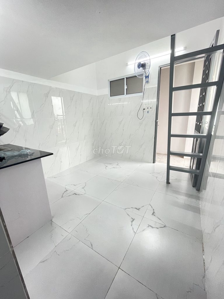 Dương Quảng Hàm beauty room